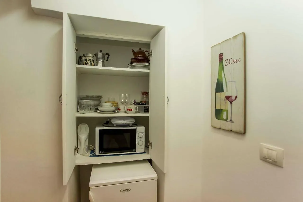 Apartments Milena 로비니